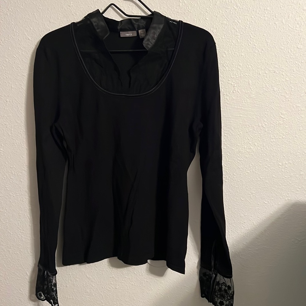 APT 9 Black Long Sleeved Blouse With Lace Collar/Wrists Size XL